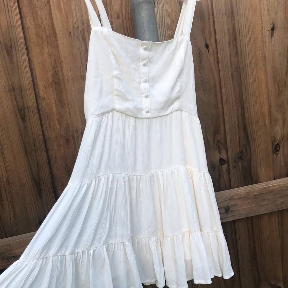 Forever 21 White Flowy Summer Dress New with tags✨